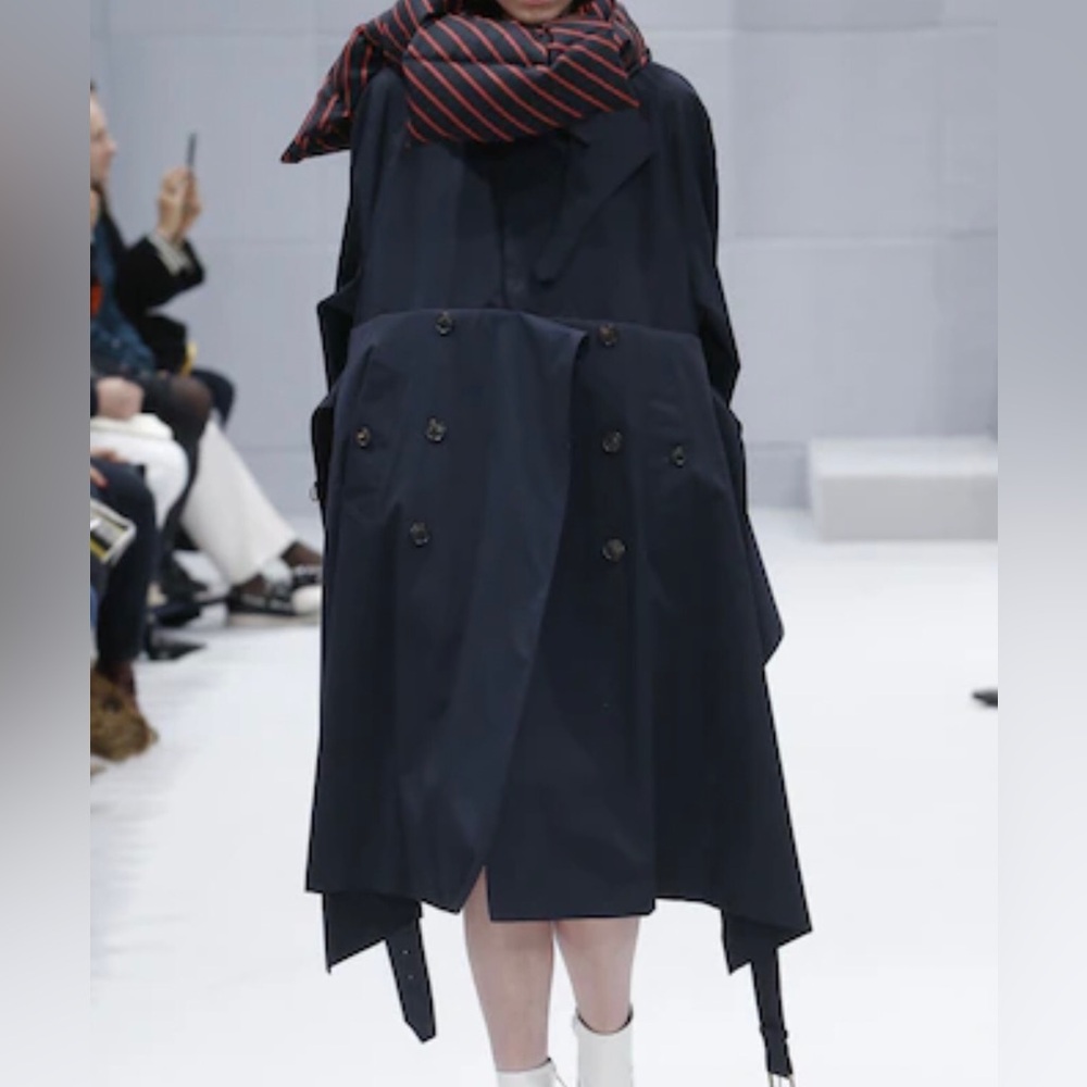BALENCIAGA FW16 Runway trench coat